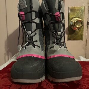 Stylish Women's Winter Boots with Pink Accents